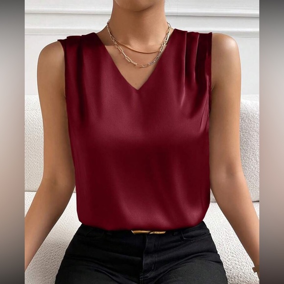 Luxe V neck sleeveless blouse - Picture 8 of 16